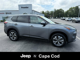 Used 2021 Nissan Rogue SV image 1
