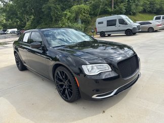 Used 2018 Chrysler 300 Touring w/ Chrome Appearance Package image 1