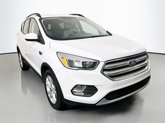 Used 2018 Ford Escape SE w/ SE Sync 3 Package image 1
