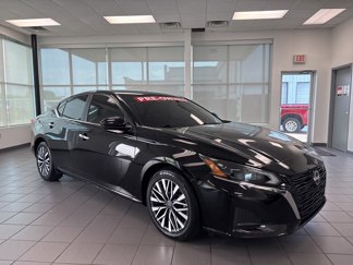 Used 2023 Nissan Altima 2.5 SV image 1