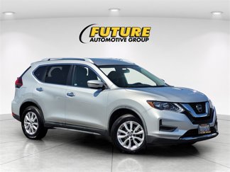 Used 2018 Nissan Rogue SV image 1
