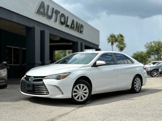Used 2017 Toyota Camry LE image 1