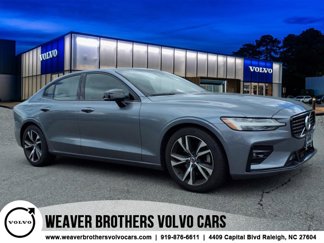 Used 2021 Volvo S60 T5 R-Design image 1