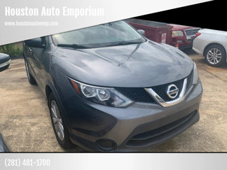 Used 2017 Nissan Rogue Sport S w/ S Appearance Package image 1