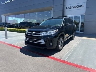 Used 2017 Toyota Highlander XLE image 1