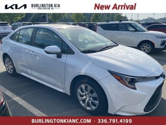 Used 2022 Toyota Corolla LE image 1