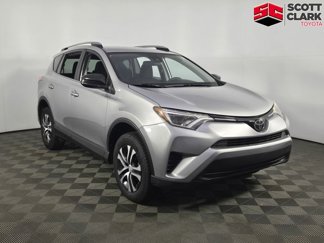 Used 2018 Toyota RAV4 LE image 1