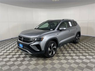 Used 2024 Volkswagen Taos SE image 1