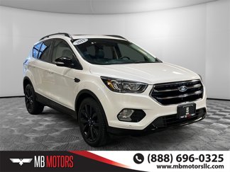Used 2019 Ford Escape Titanium image 1