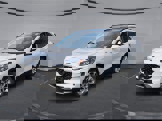 Used 2020 Ford Escape SE image 1