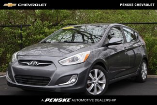 Used 2014 Hyundai Accent SE image 1