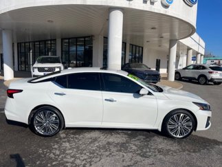 Used 2023 Nissan Altima 2.5 SL image 1