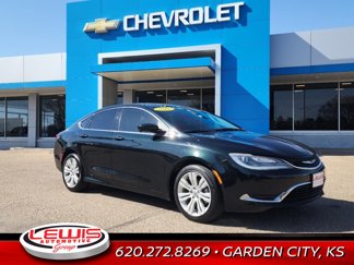 Used 2016 Chrysler 200 Limited image 1