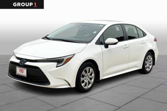 Used 2025 Toyota Corolla LE image 1