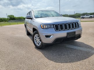 Used 2020 Jeep Grand Cherokee Laredo image 1