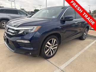Used 2017 Honda Pilot Touring image 1