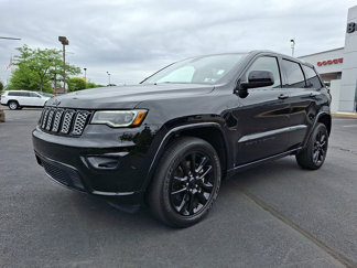 Certified 2021 Jeep Grand Cherokee Laredo X image 1