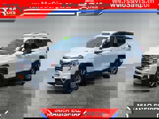 Used 2023 GMC Terrain SLT image 1