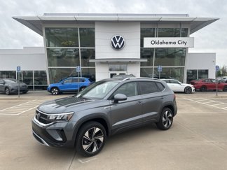 New 2024 Volkswagen Taos SE image 1