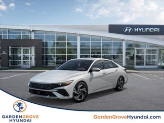New 2025 Hyundai Elantra SEL image 1