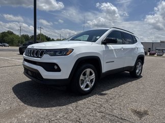 Used 2024 Jeep Compass Latitude image 1