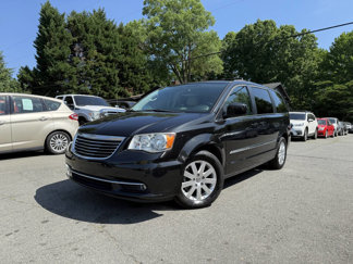 Used 2014 Chrysler Town & Country Touring image 1
