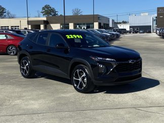 Used 2024 Chevrolet Trax RS w/ Driver Confidence Package image 1