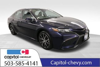 Used 2022 Toyota Camry SE image 1