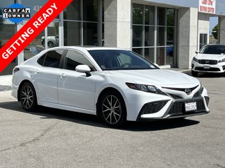 Used 2022 Toyota Camry SE image 1