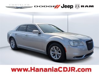Used 2022 Chrysler 300 Touring image 1