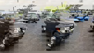 Used 2019 Nissan Frontier SV image 1