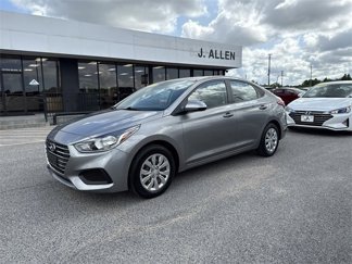 Used 2021 Hyundai Accent SE image 1