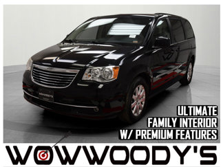 Used 2016 Chrysler Town & Country Touring image 1