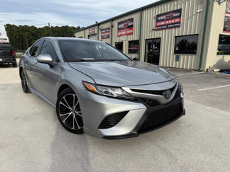 Used 2020 Toyota Camry SE image 1