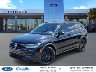Used 2022 Volkswagen Tiguan SE R-Line image 1
