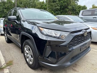 Used 2021 Toyota RAV4 LE image 1