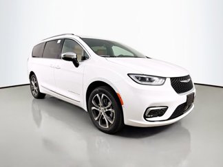 New 2025 Chrysler Pacifica Pinnacle image 1