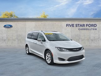 Used 2020 Chrysler Pacifica Limited image 1