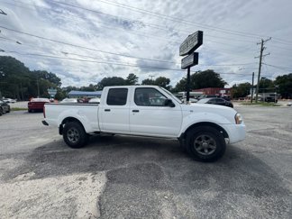Used 2003 Nissan Frontier XE image 1