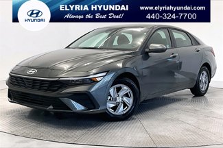 Certified 2025 Hyundai Elantra SE image 1