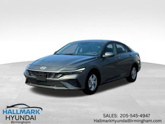 New 2025 Hyundai Elantra SE image 1