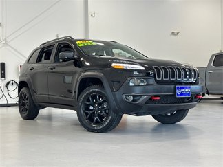 Used 2017 Jeep Cherokee Trailhawk image 1