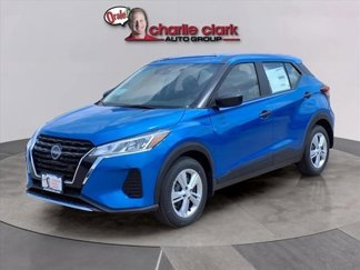 New 2025 Nissan Kicks Play S image 1