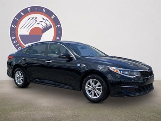 Used 2017 Kia Optima LX image 1