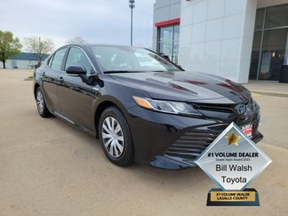 Used 2020 Toyota Camry LE image 1