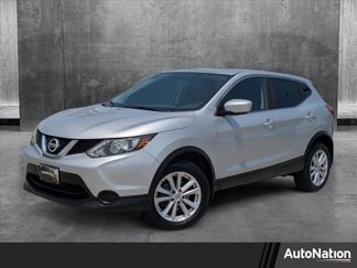 Used 2017 Nissan Rogue Sport S w/ S Appearance Package image 1