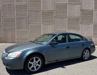 Used 2002 Nissan Altima 3.5 SE image 1