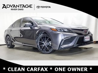 Used 2022 Toyota Camry SE image 1