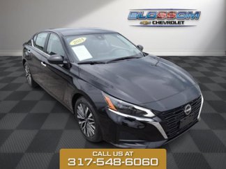 Used 2024 Nissan Altima 2.5 SV image 1