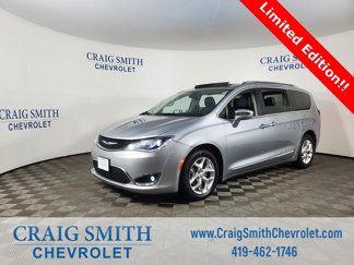 Used 2020 Chrysler Pacifica Limited image 1